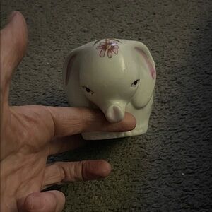 Vintage Prestige Place Delicate Floral Elephant Ceramic Decor